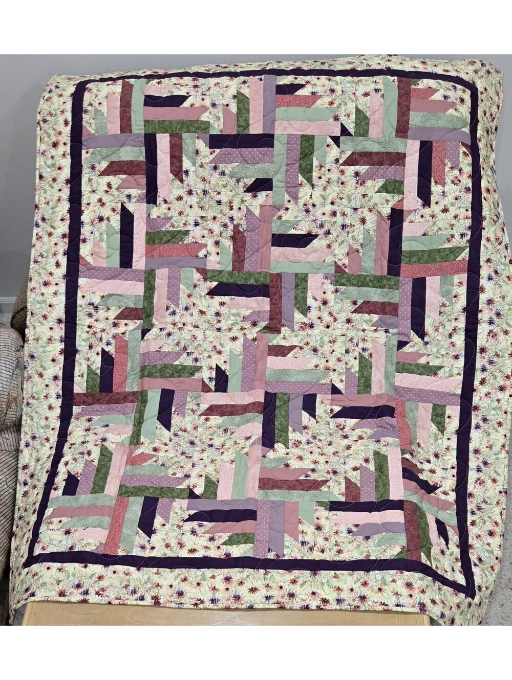 QUILT - HANDMADE - SAWBLADE PATTERN - LT GREEN WITH FLOWERS